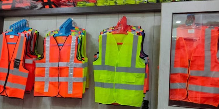 Shop bán áo công trình thời gian giao hàng nhanh tại tphcm